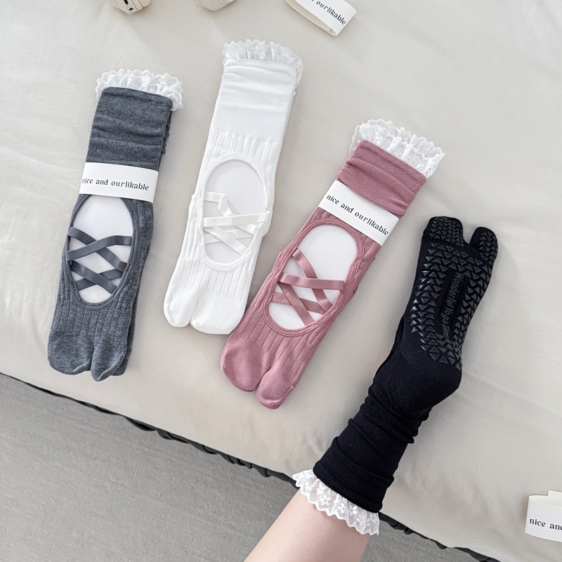 Lace Trim Split Toe Yoga Socks - đánh giá và giá Embellish Knit