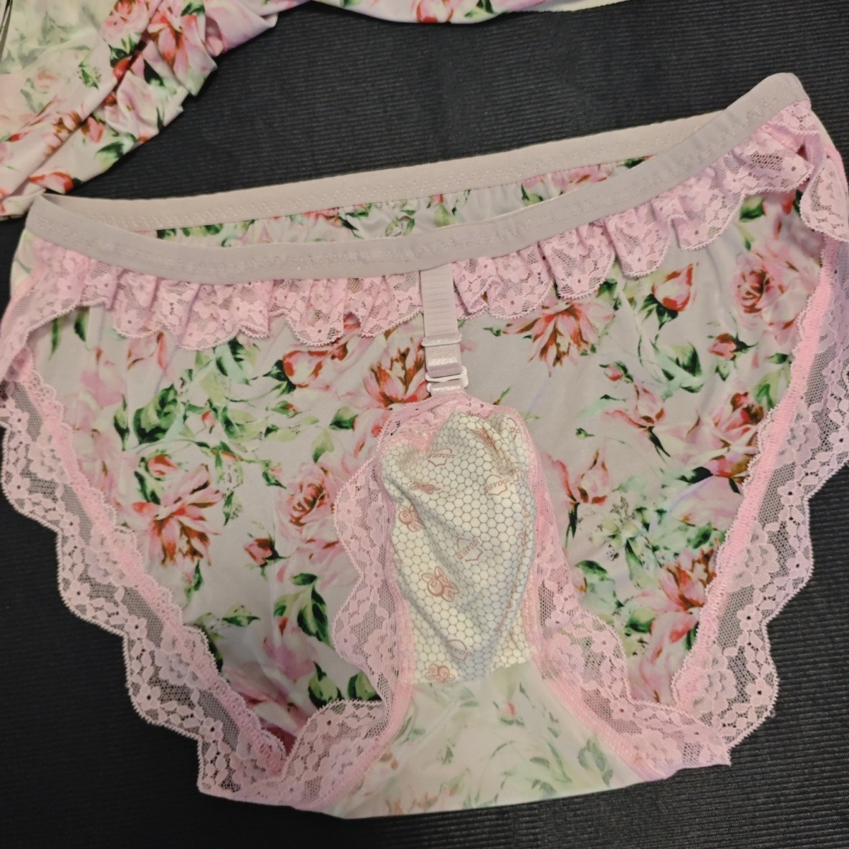 Handmade Floral Sexy Cute Man  - đánh giá và giá Embellish Knit